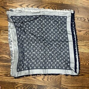 Louis Vuitton Monogram scarf denim